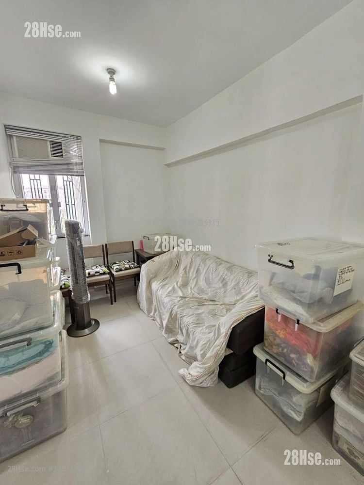 Ample Building Sell 410 ft²