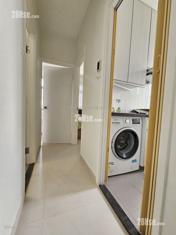 Ample Building Sell 410 ft²