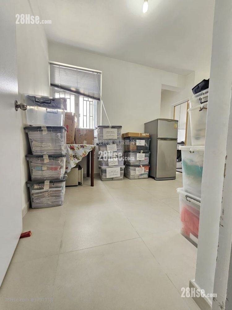 Ample Building Sell 410 ft²