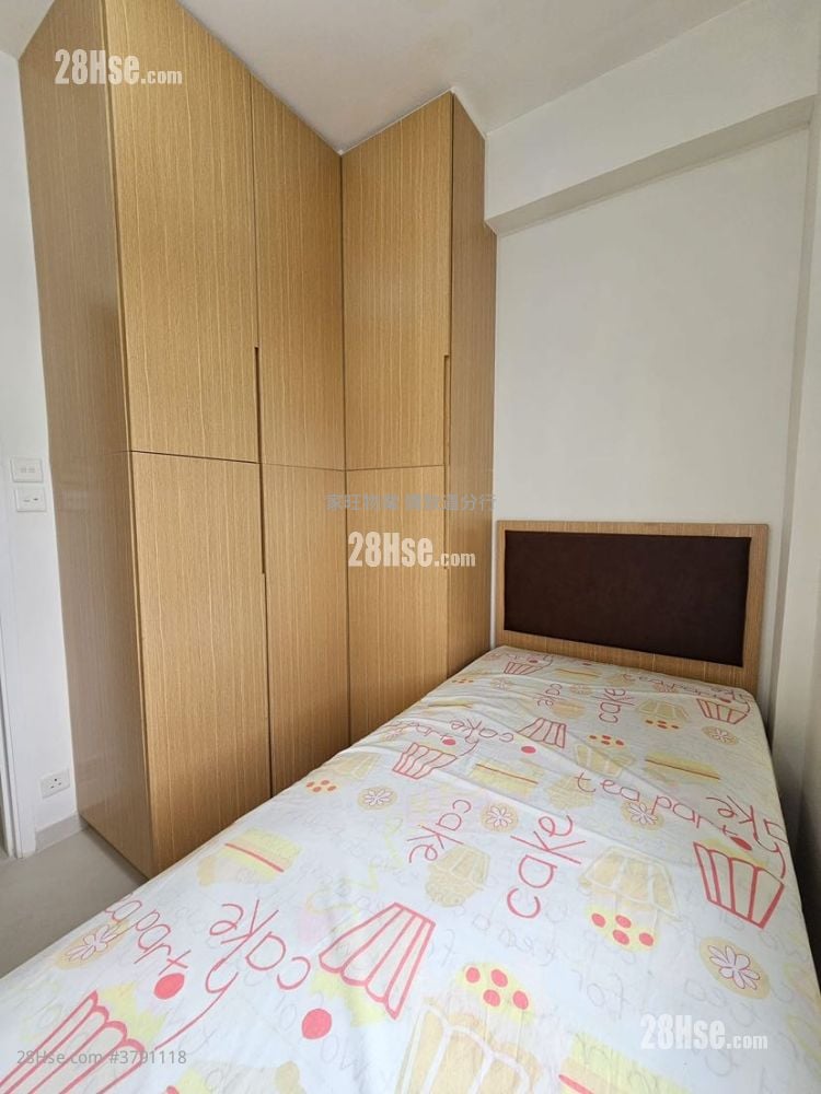 Ample Building Sell 410 ft²