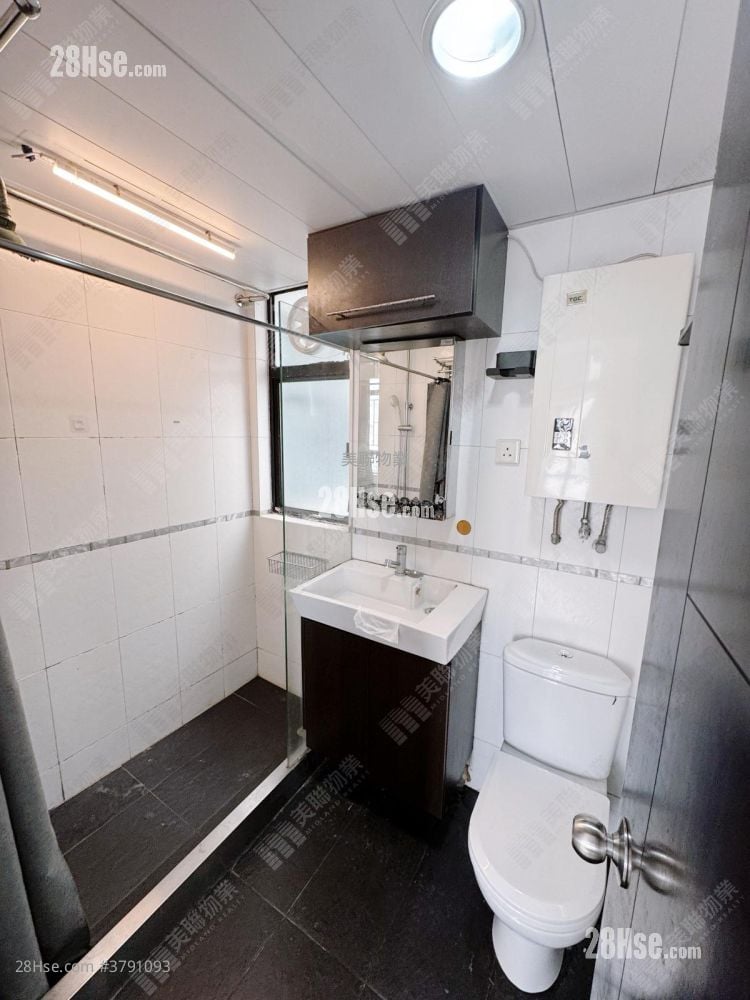 Tai Hing Gardens Rental 2 Bedrooms , 1 Bathroom 464 ft²