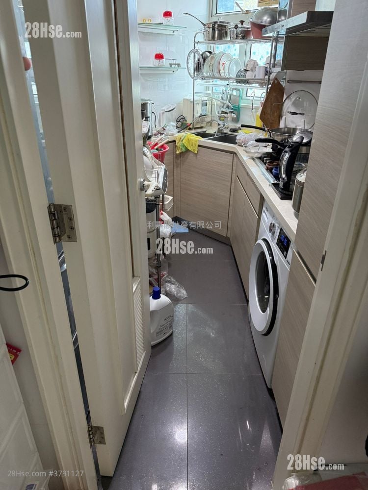 The Beaumount Sell 3 Bedrooms , 2 Bathrooms 695 ft²