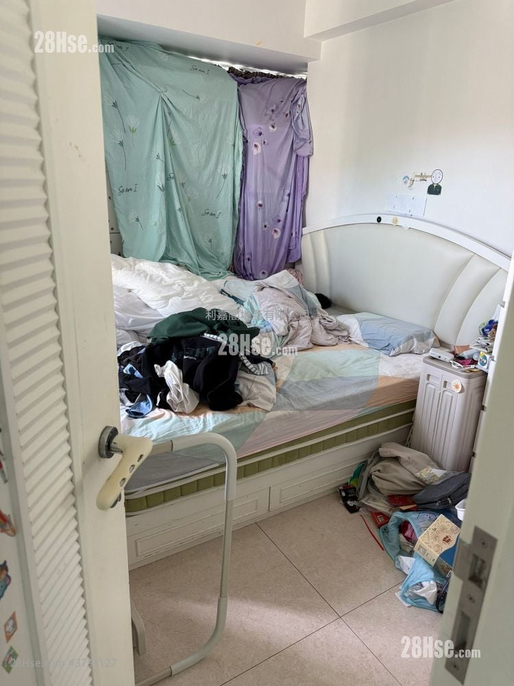 The Beaumount Sell 3 Bedrooms , 2 Bathrooms 695 ft²