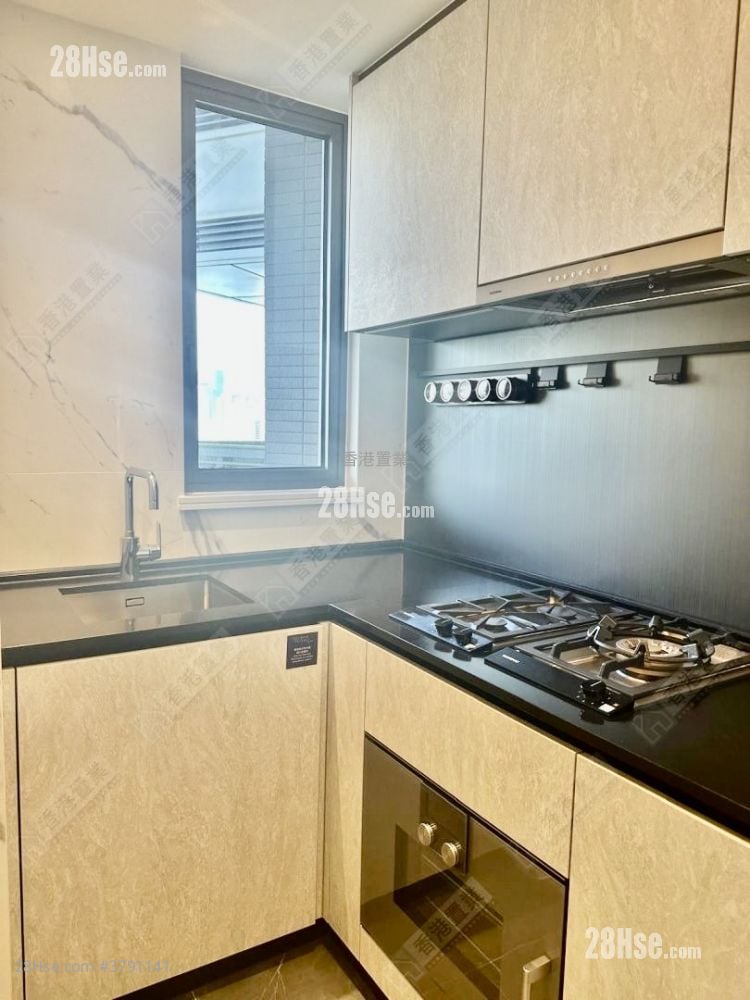 kitchen: One Victoria Rental 3 Bedrooms , 2 Bathrooms 643 ft²