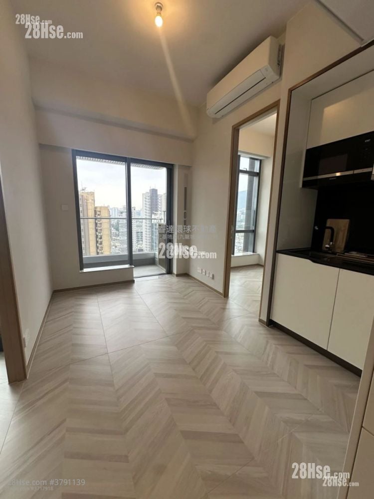 Eight Southpark Rental 2 Bedrooms , 1 Bathroom 342 ft²