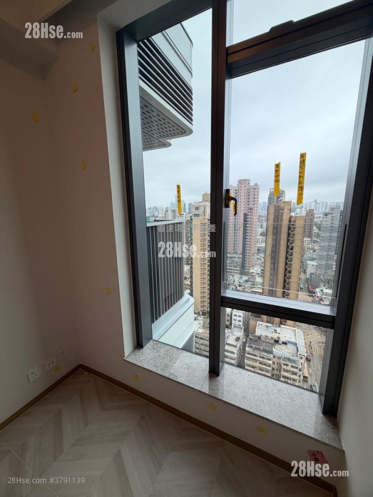 Eight Southpark Rental 2 Bedrooms , 1 Bathroom 342 ft²