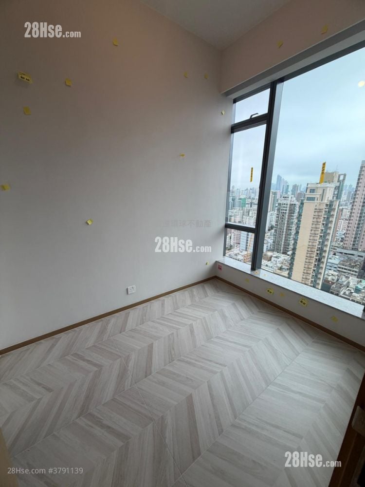 Eight Southpark Rental 2 Bedrooms , 1 Bathroom 342 ft²