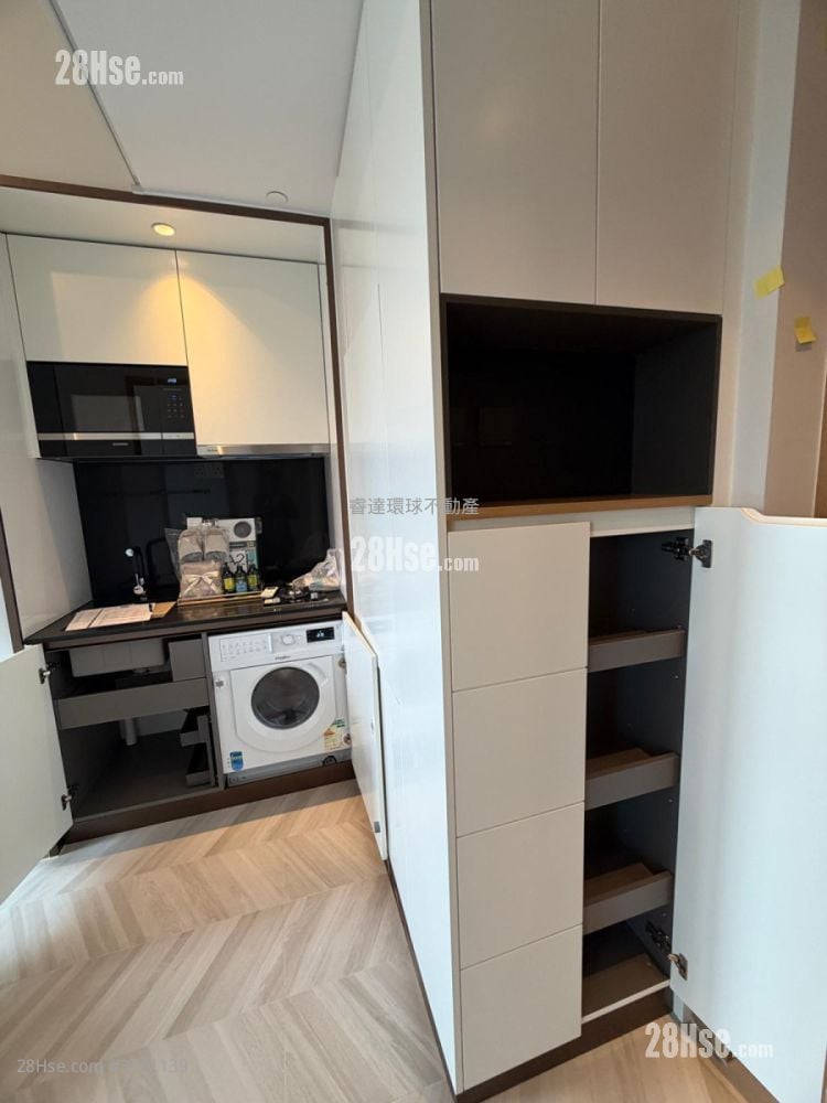 Eight Southpark Rental 2 Bedrooms , 1 Bathroom 342 ft²