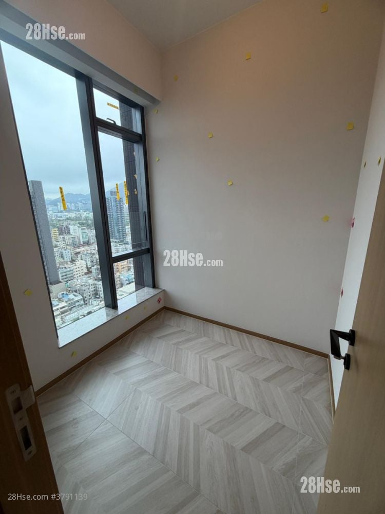 Eight Southpark Rental 2 Bedrooms , 1 Bathroom 342 ft²