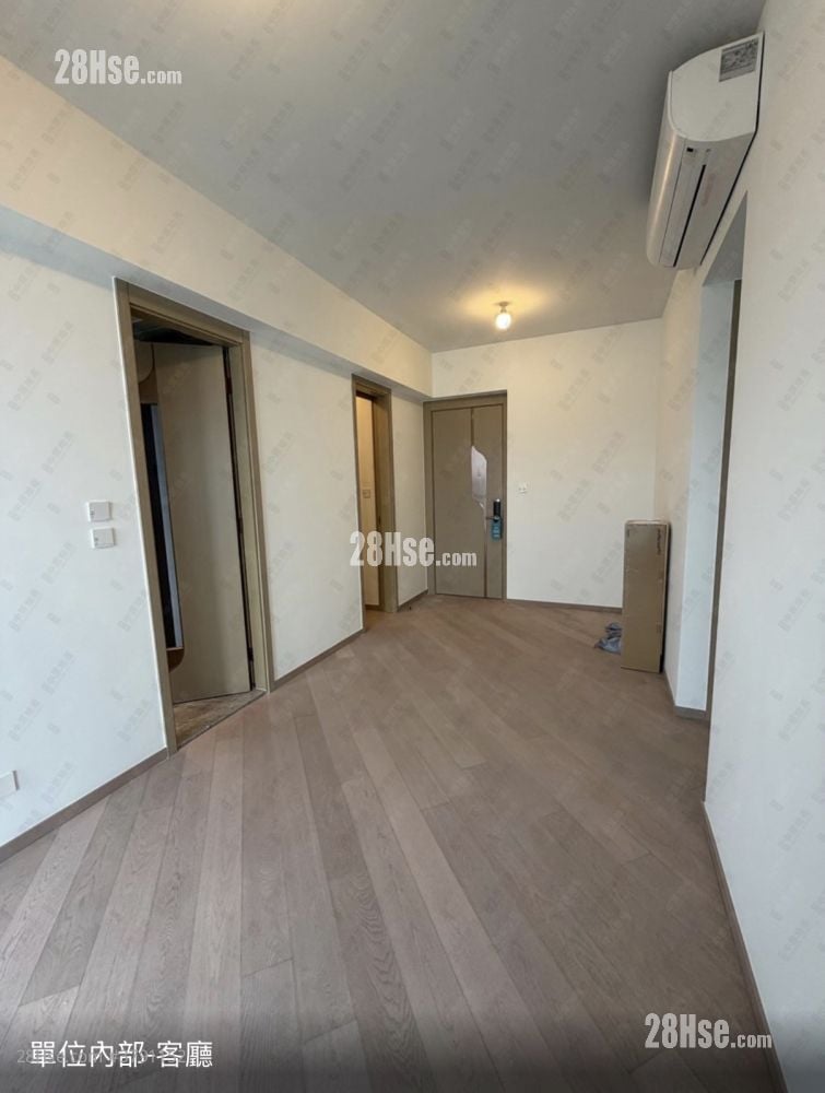 Victoria Voyage Rental 2 Bedrooms , 2 Bathrooms 579 ft²