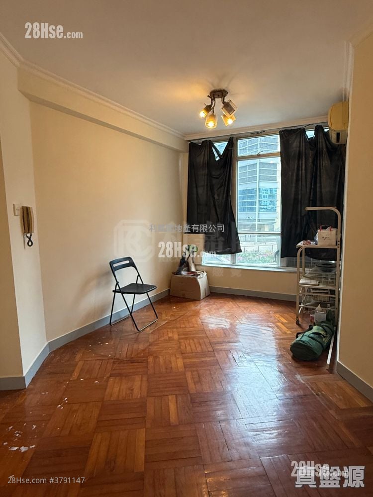 Kornhill Garden Sell 2 Bedrooms , 1 Bathroom 484 ft²