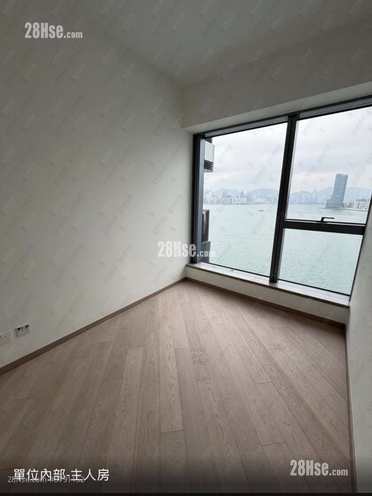 Victoria Voyage Rental 2 Bedrooms , 2 Bathrooms 579 ft²