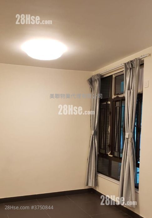 Chi Fu Fa Yuen Sell 2 Bedrooms , 1 Bathroom 439 ft²