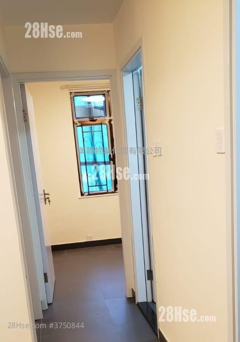 Chi Fu Fa Yuen Sell 2 Bedrooms , 1 Bathroom 439 ft²