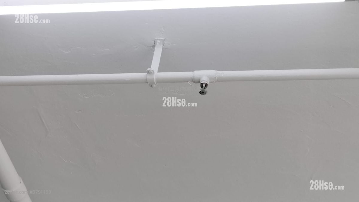 立泰工业中心 租盘 3 厕所 6,632 平方尺