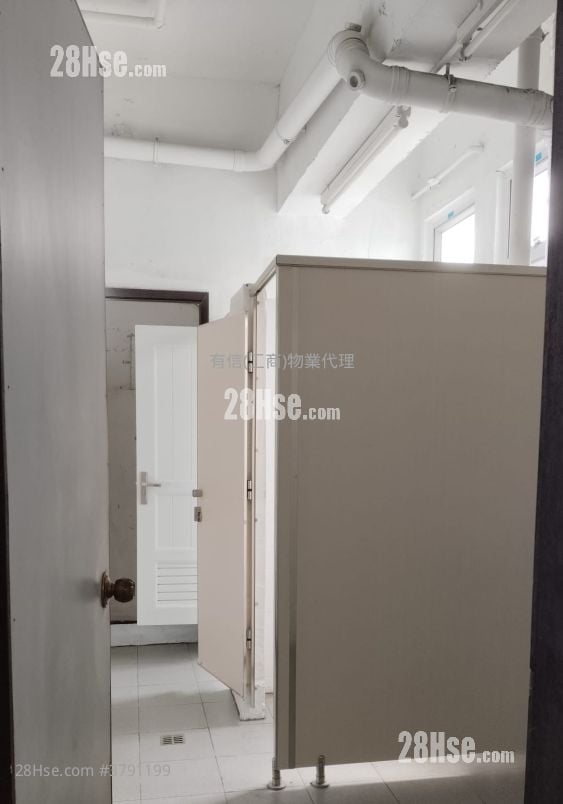 立泰工业中心 租盘 3 厕所 6,632 平方尺