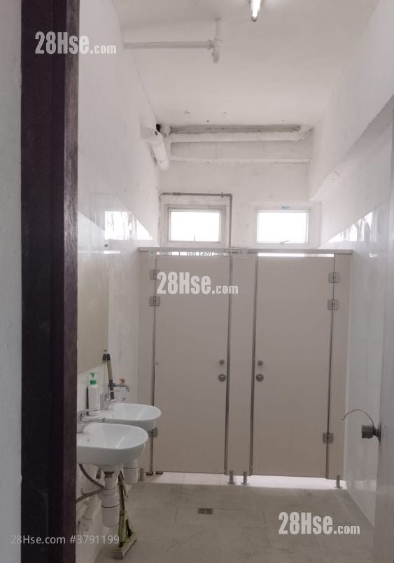 立泰工业中心 租盘 3 厕所 6,632 平方尺