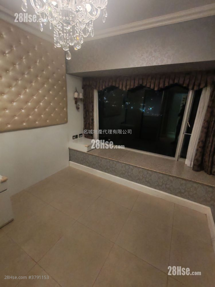 名城 售盘 4 房 , 2 浴室 958 平方尺