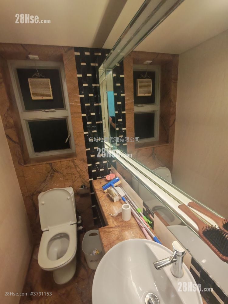 名城 售盘 4 房 , 2 浴室 958 平方尺