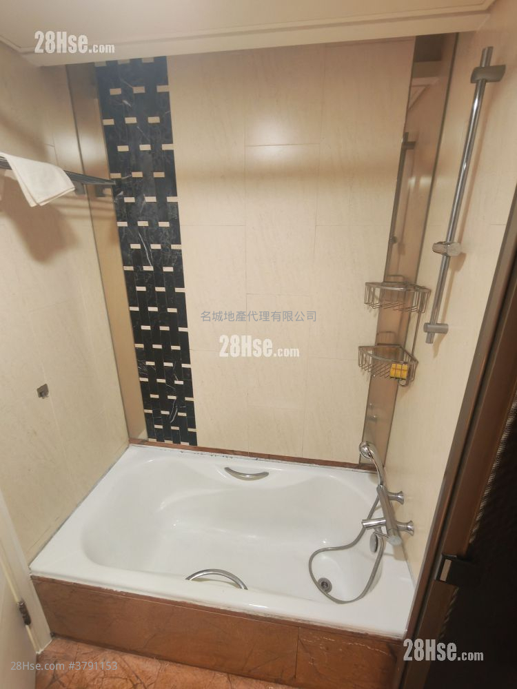 名城 售盘 4 房 , 2 浴室 958 平方尺