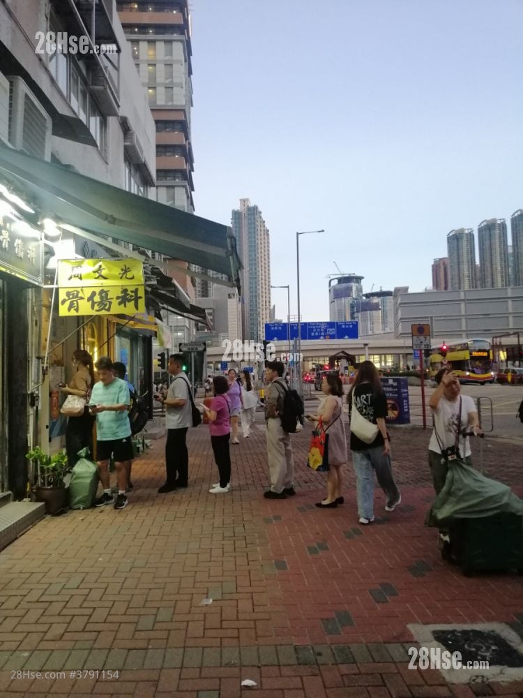 Charming Garden Rental 108 ft²