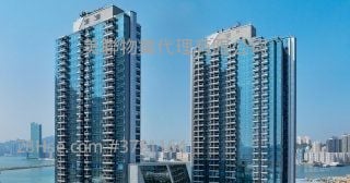 Twin Victoria Rental 2 Bedrooms , 1 Bathroom 440 ft²