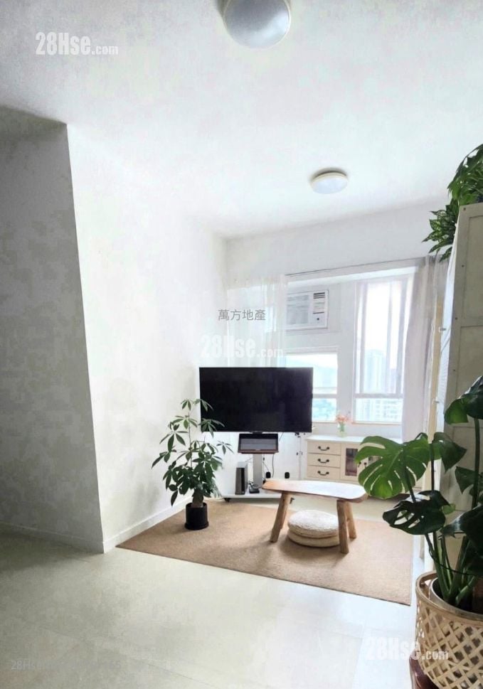 King Tin Court Sell 2 Bedrooms , 1 Bathroom 467 ft²