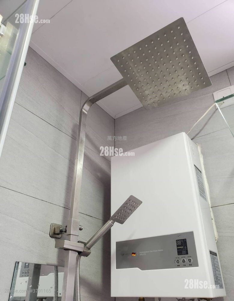 King Tin Court Sell 2 Bedrooms , 1 Bathroom 467 ft²