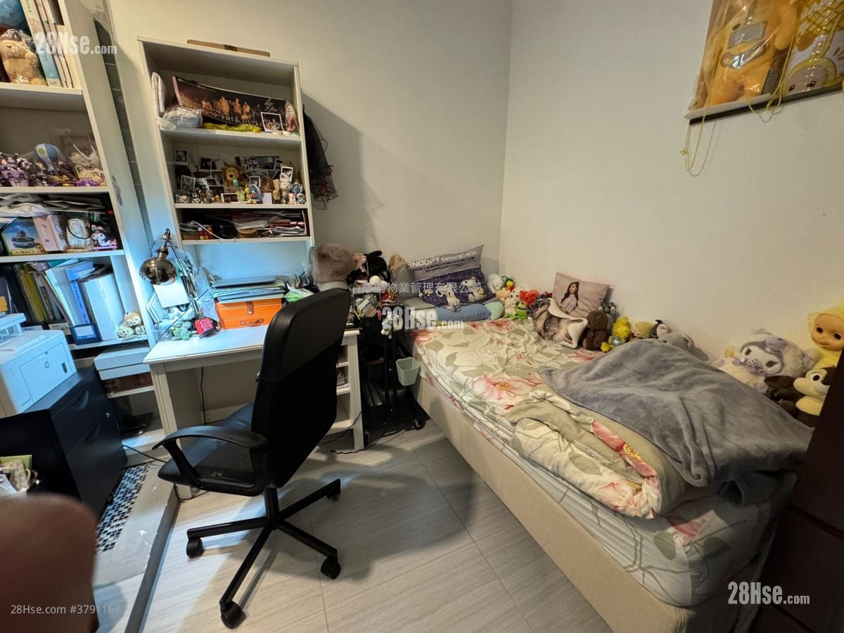 百德大厦 售盘 3 房 688 平方尺