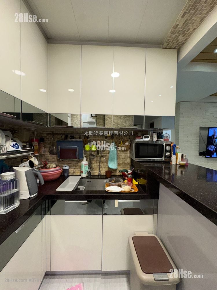 百德大厦 售盘 3 房 688 平方尺