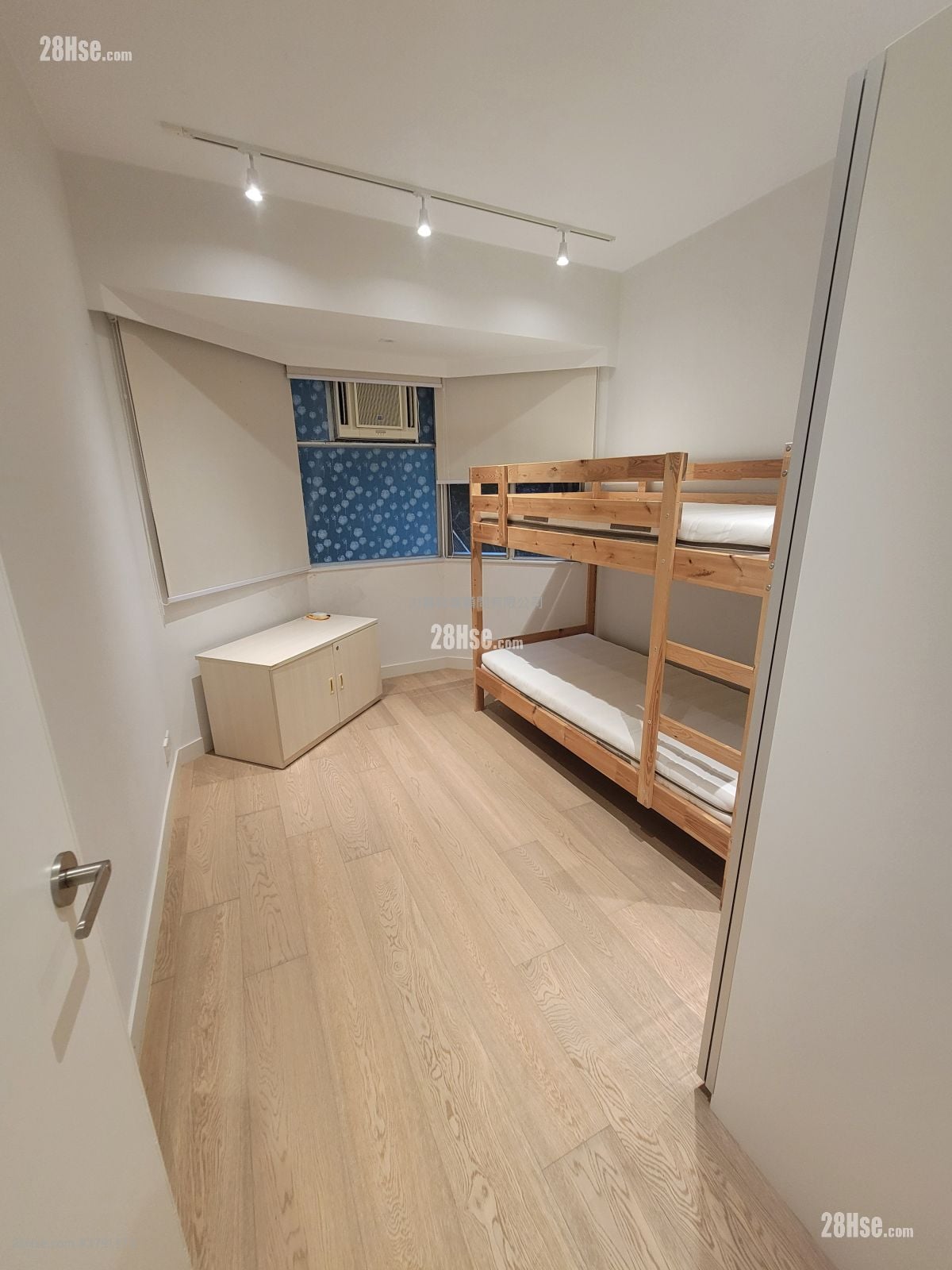 金龙大厦 售盘 3 房 , 2 浴室 1,143 平方尺