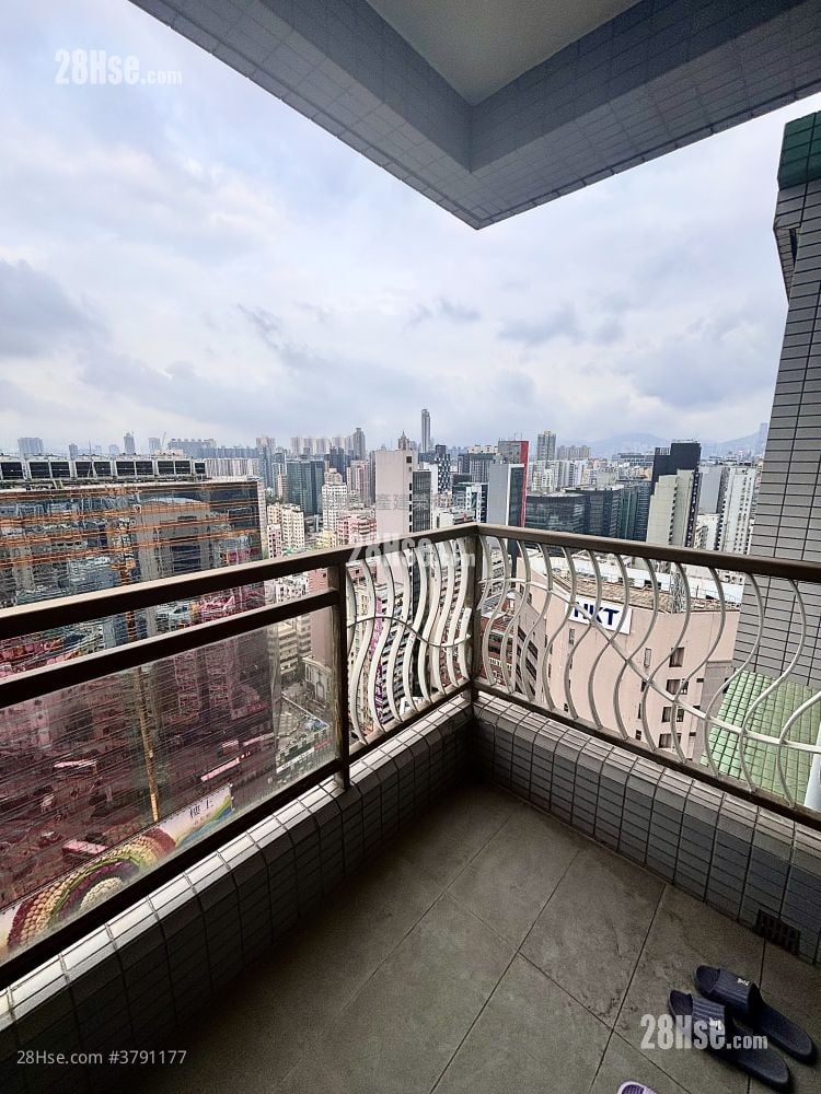 Cite 33 Sell 3 Bedrooms , 2 Bathrooms 677 ft²