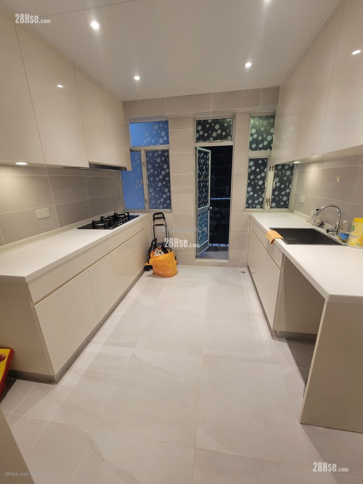 金龙大厦 售盘 3 房 , 2 浴室 1,143 平方尺