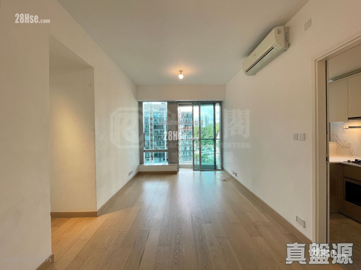 Savannah Sell 3 Bedrooms 723 ft²