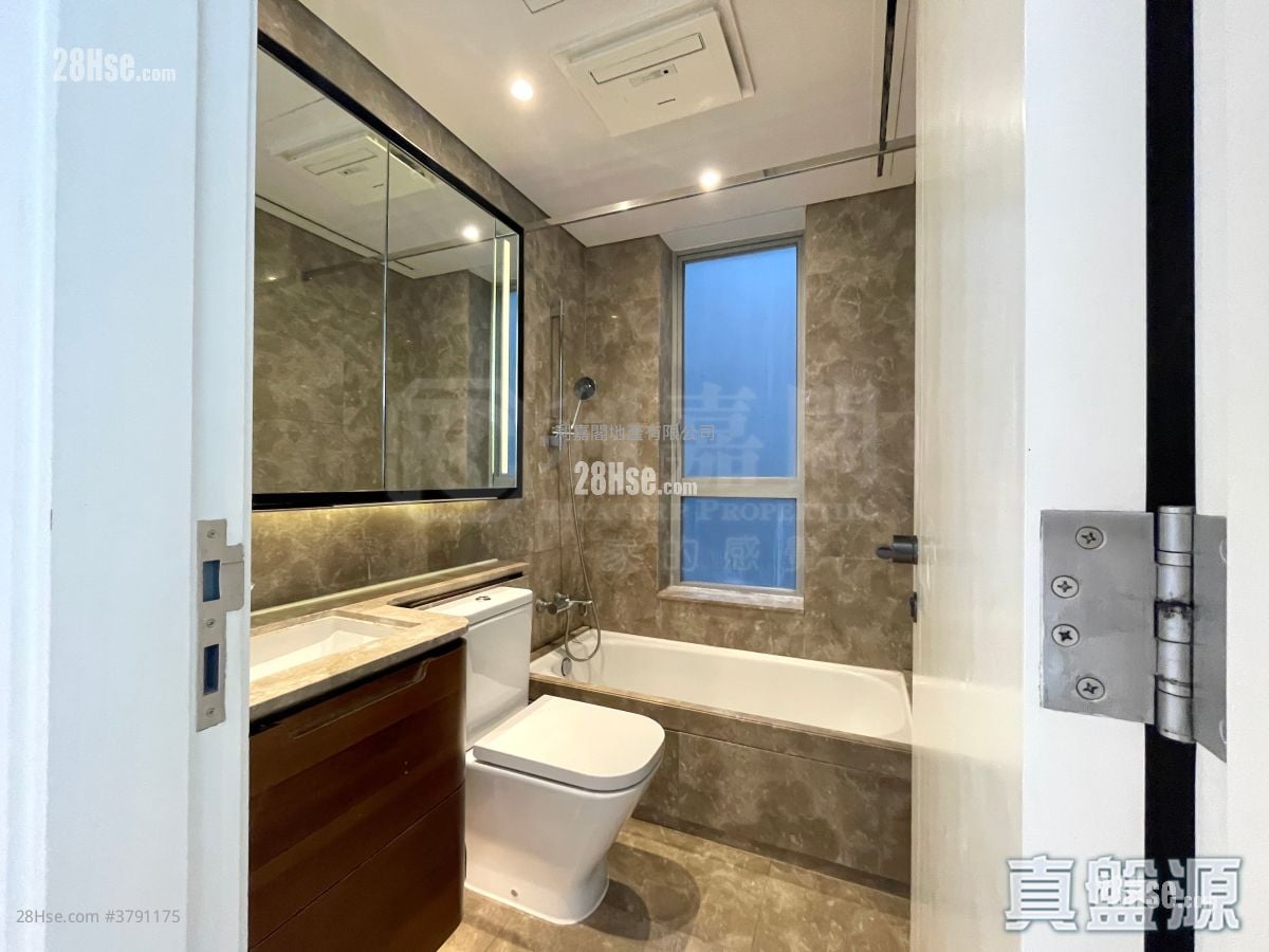 Savannah Sell 3 Bedrooms 723 ft²