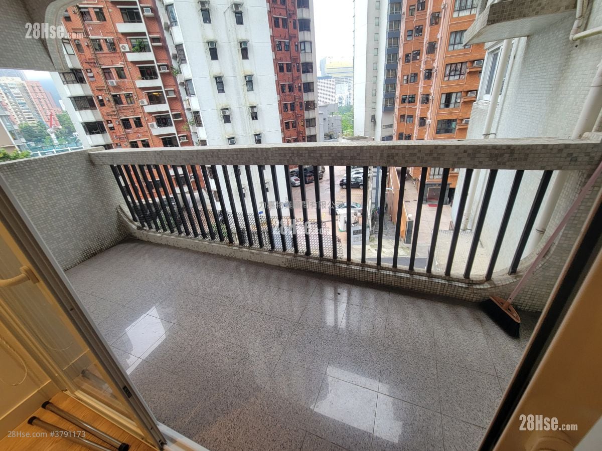 金龙大厦 售盘 3 房 , 2 浴室 1,143 平方尺