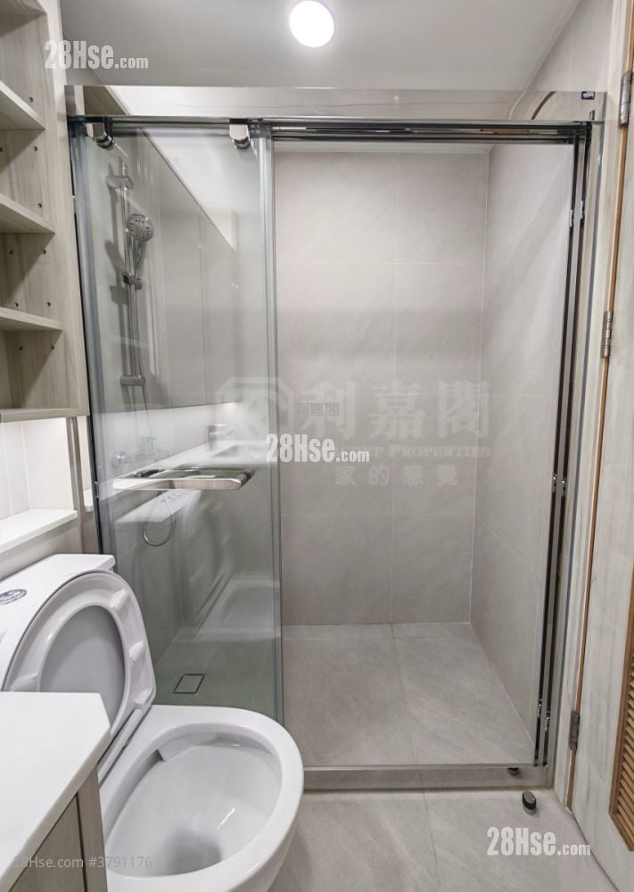 One Regent Place Sell 3 Bedrooms , 1 Bathroom 600 ft²