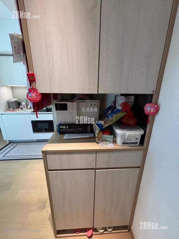 Malibu Sell 2 Bedrooms 592 ft²