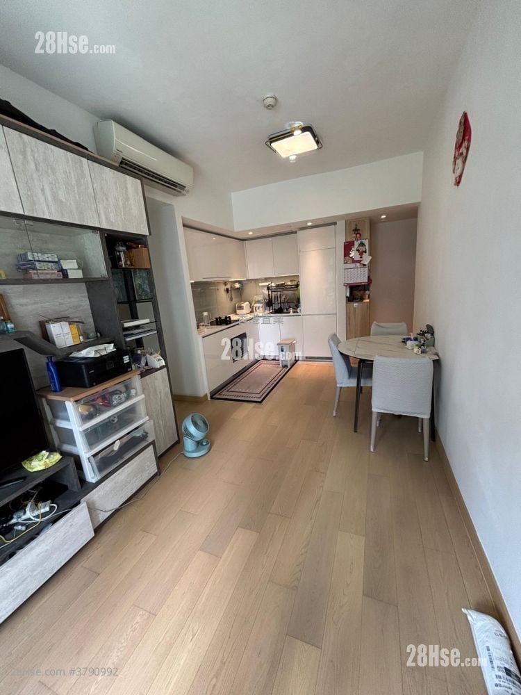 Malibu Sell 2 Bedrooms 592 ft²