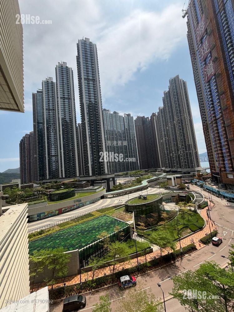 Malibu Sell 2 Bedrooms 592 ft²