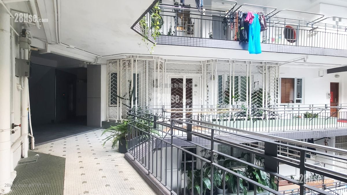 main door: Welsby Court Rental 1 Bedroom , 1 Bathroom 521 ft²