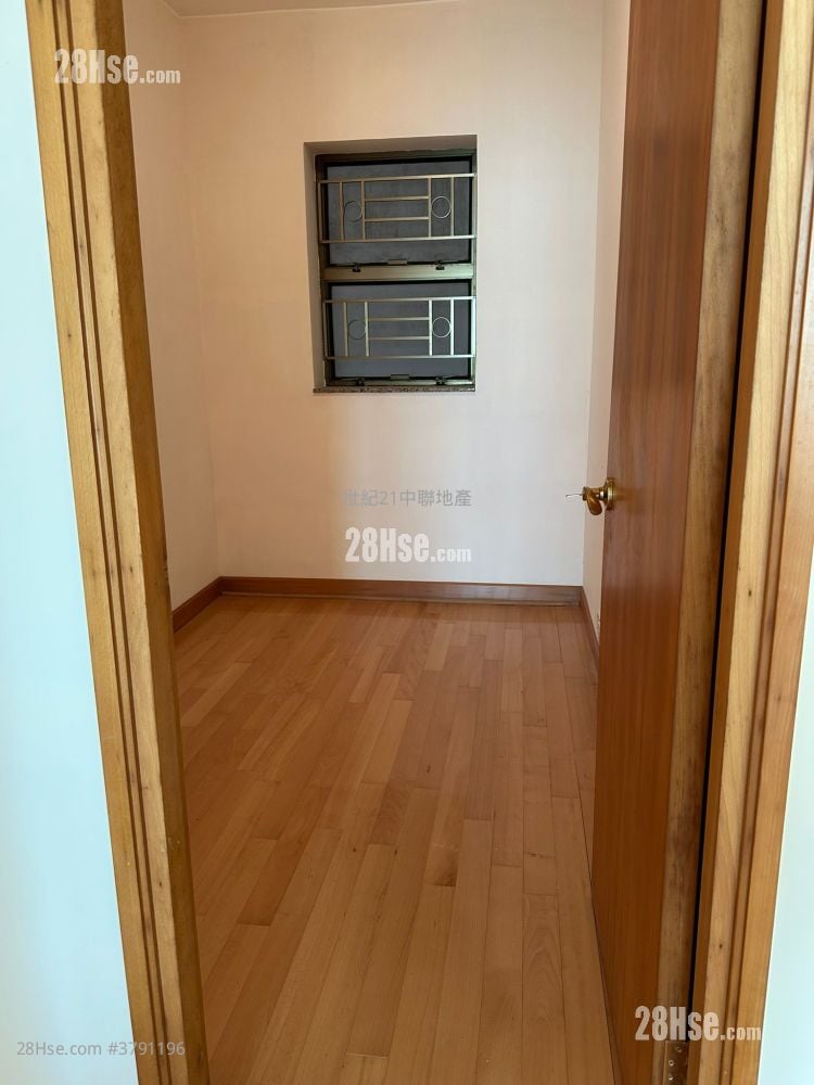 The Belcher's Sell 5+ Bedrooms , 4 Bathrooms 1,439 ft²