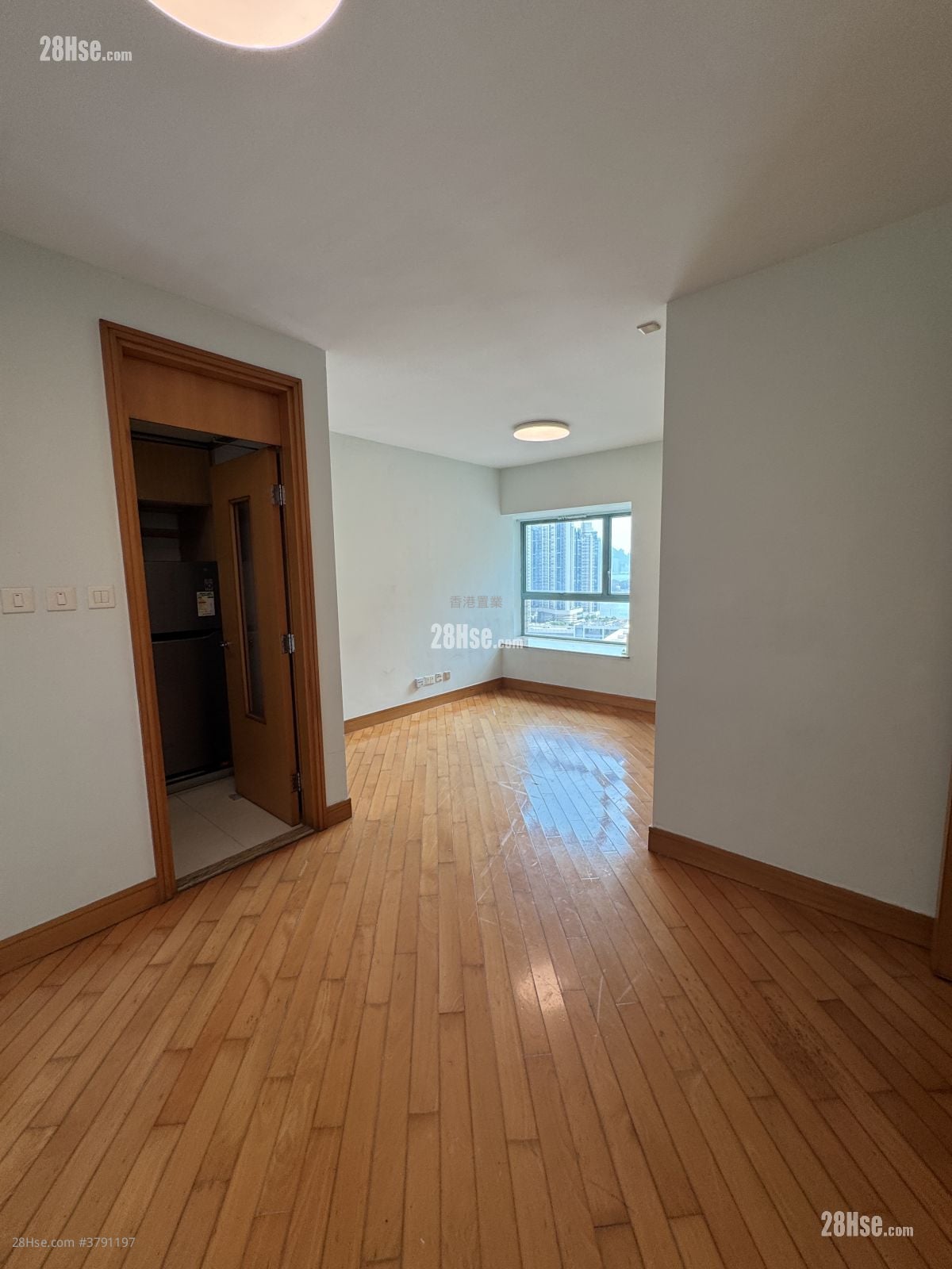 Aquamarine Sell 2 Bedrooms , 1 Bathroom 502 ft²