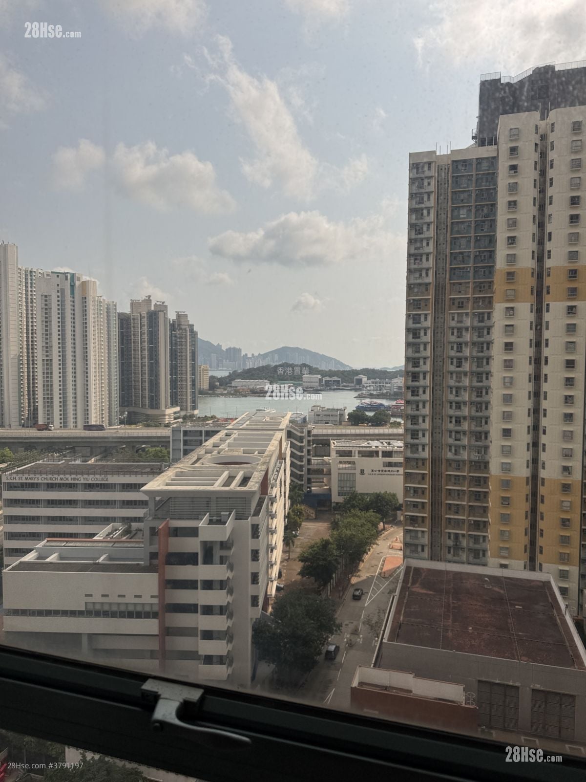 Aquamarine Sell 2 Bedrooms , 1 Bathroom 502 ft²