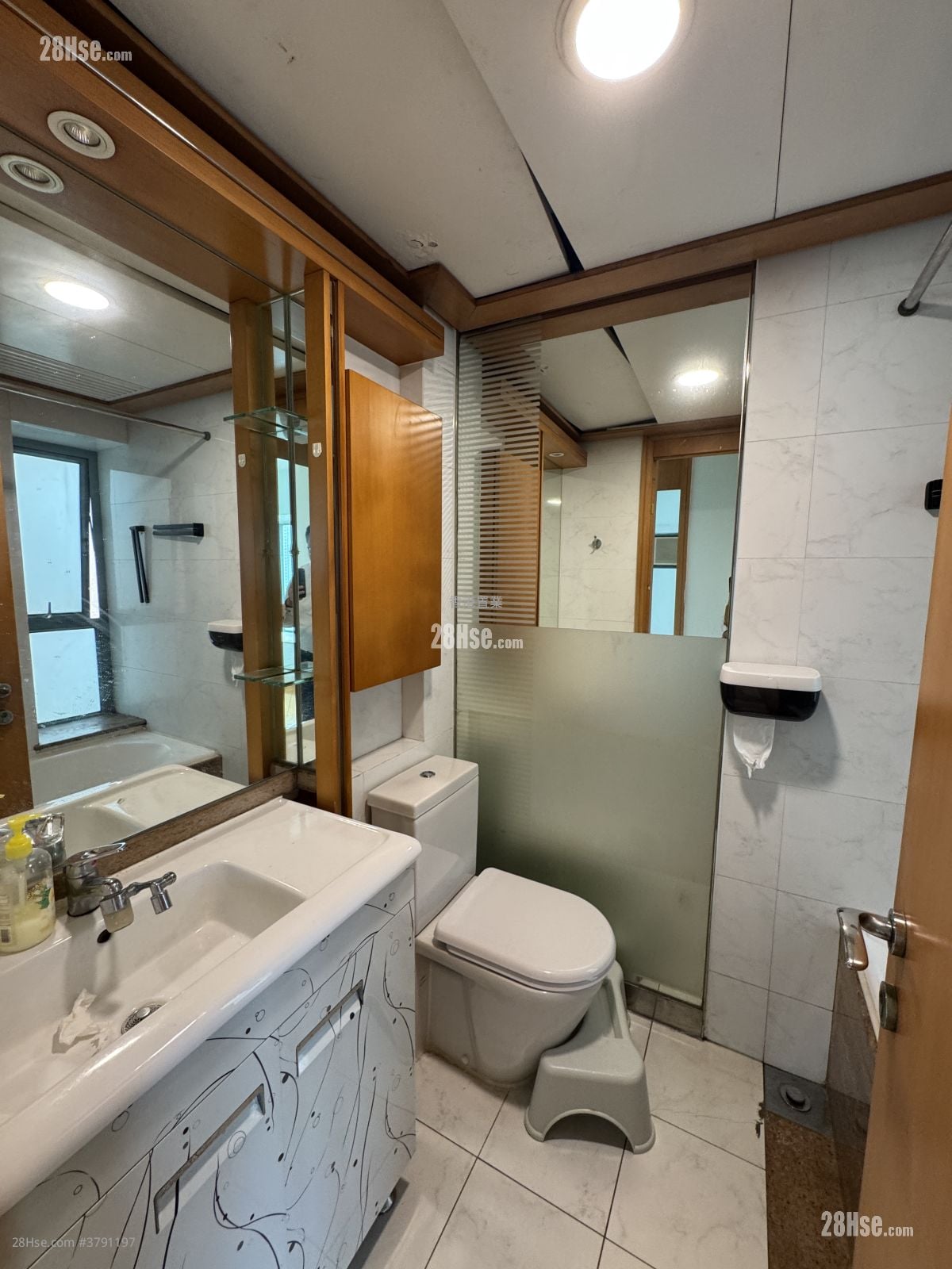 Aquamarine Sell 2 Bedrooms , 1 Bathroom 502 ft²