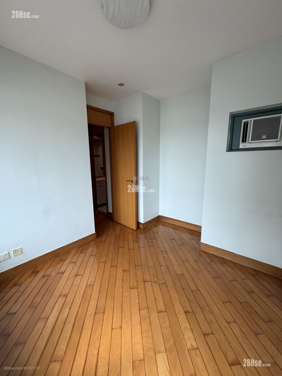 Aquamarine Sell 2 Bedrooms , 1 Bathroom 502 ft²