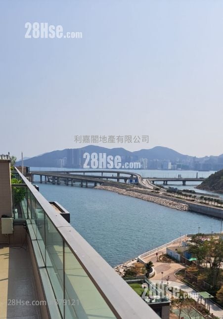 Capri Sell 3 Bedrooms , 3 Bathrooms 829 ft²