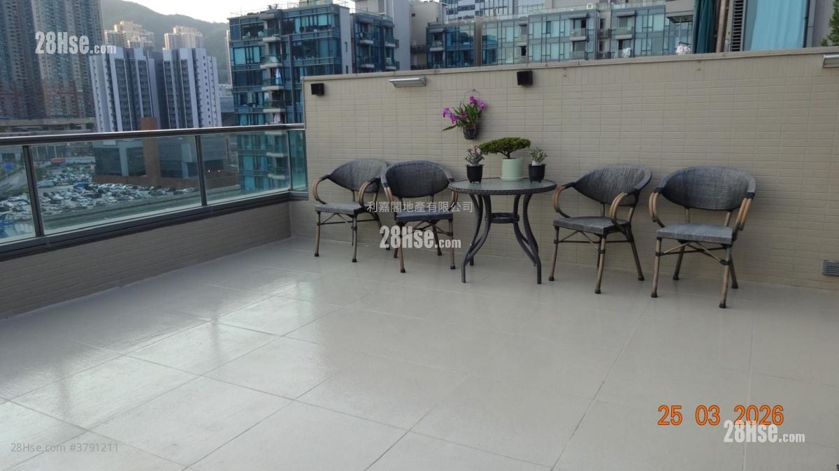 Capri Sell 3 Bedrooms , 3 Bathrooms 829 ft²