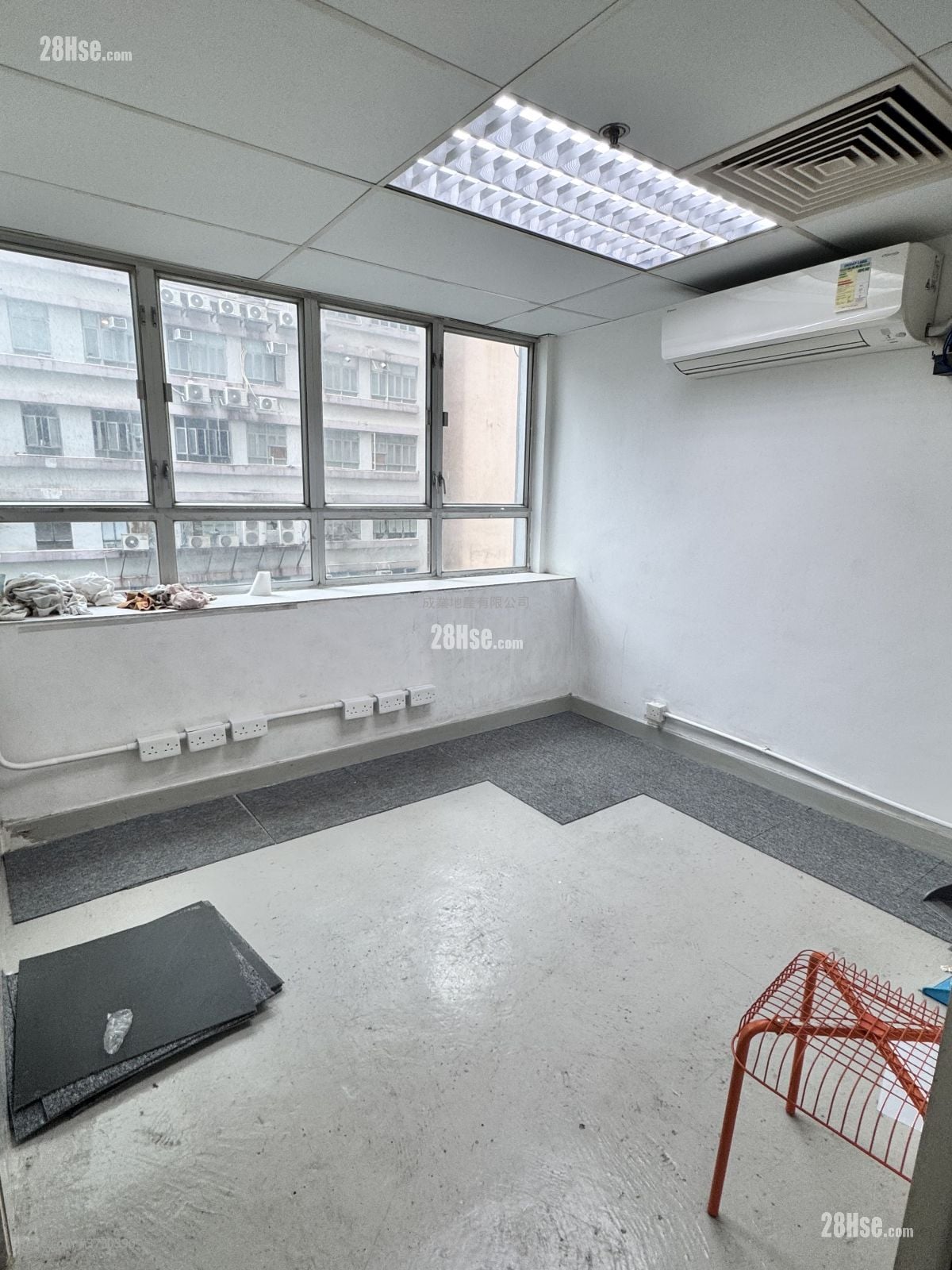 Max Trade Centre Rental