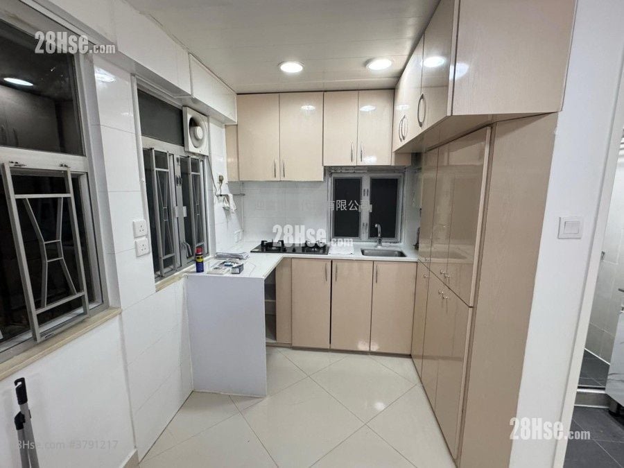 Whampoa Estate Sell 2 Bedrooms , 1 Bathroom 374 ft²